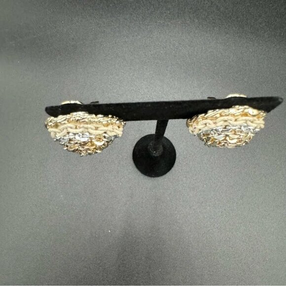 Vintage Three Tone Metal Chain Dome Earrings - Clip On - Picture 10 of 13